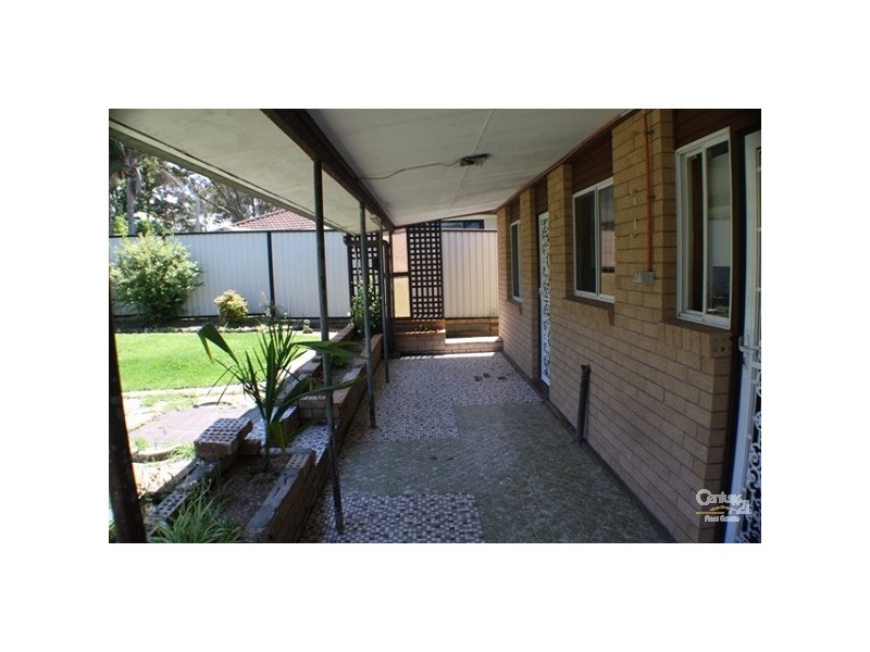 4 Discombe Avenue, Kanwal NSW 2259