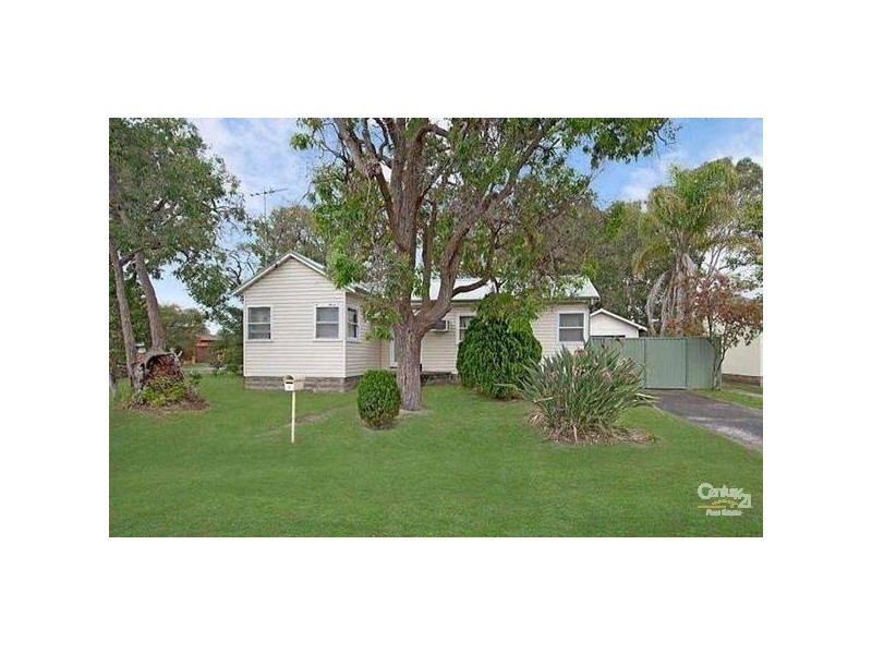 2 Sunrise Avenue, Budgewoi NSW 2262