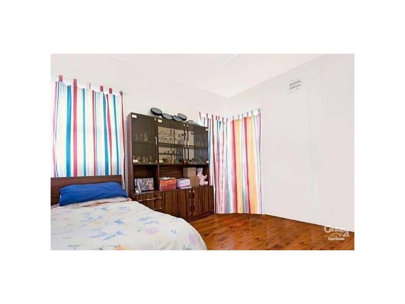 2 Sunrise Avenue, Budgewoi NSW 2262