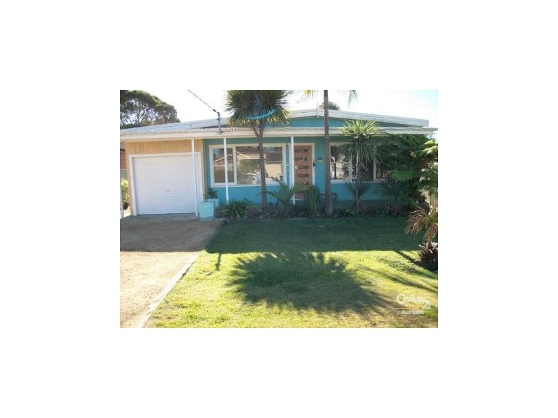 30 Fourth Avenue, Toukley NSW 2263
