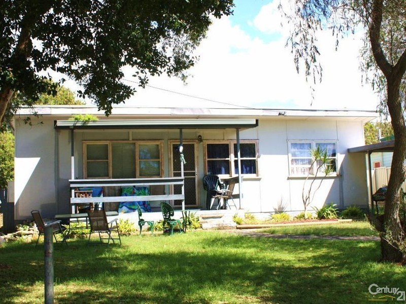 18 Arlington Streen, Gorokan NSW 2263