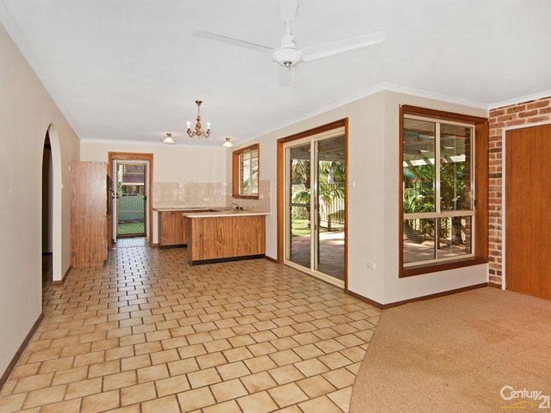 4 Seventh Avenue, Toukley NSW 2263