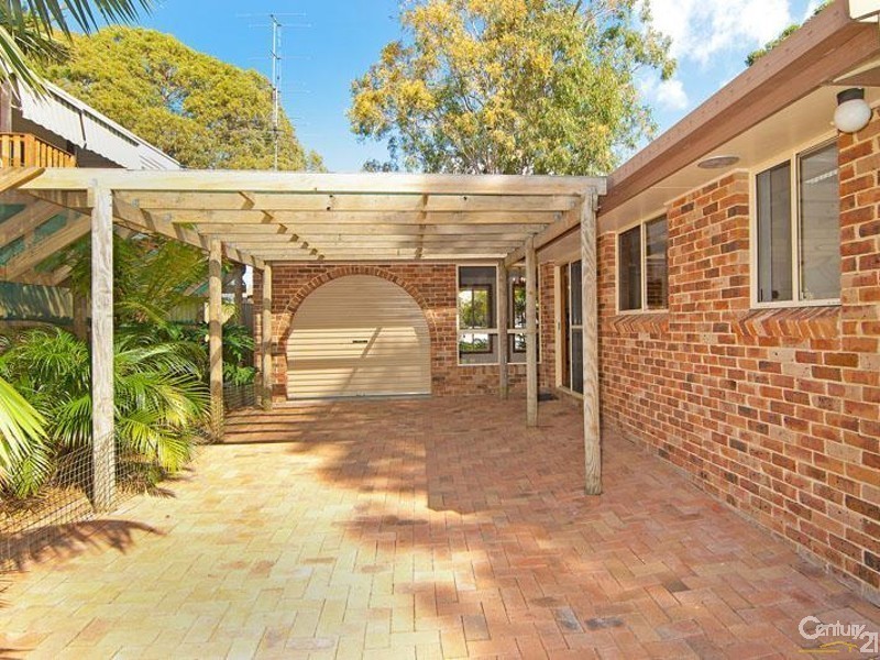 4 Seventh Avenue, Toukley NSW 2263