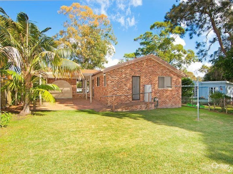 4 Seventh Avenue, Toukley NSW 2263