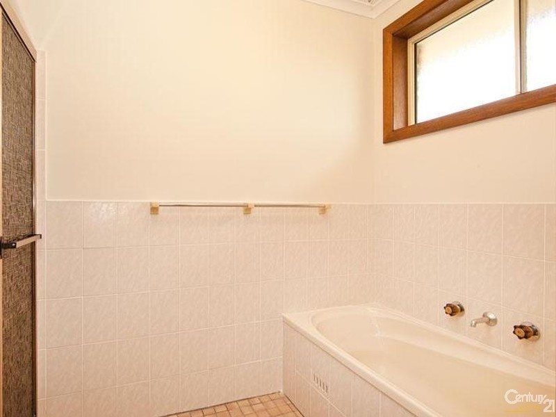 4 Seventh Avenue, Toukley NSW 2263