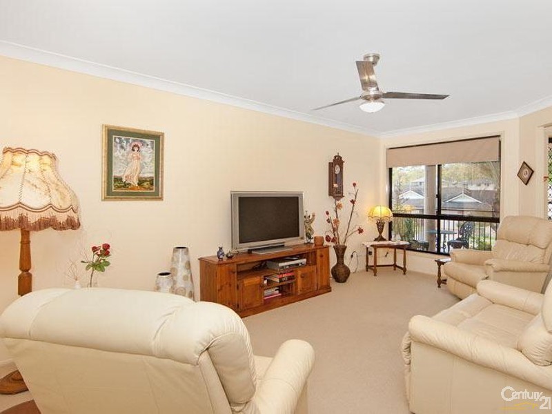 19 Mascord Ave, Wadalba NSW 2259
