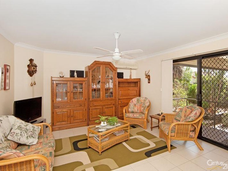 19 Mascord Ave, Wadalba NSW 2259