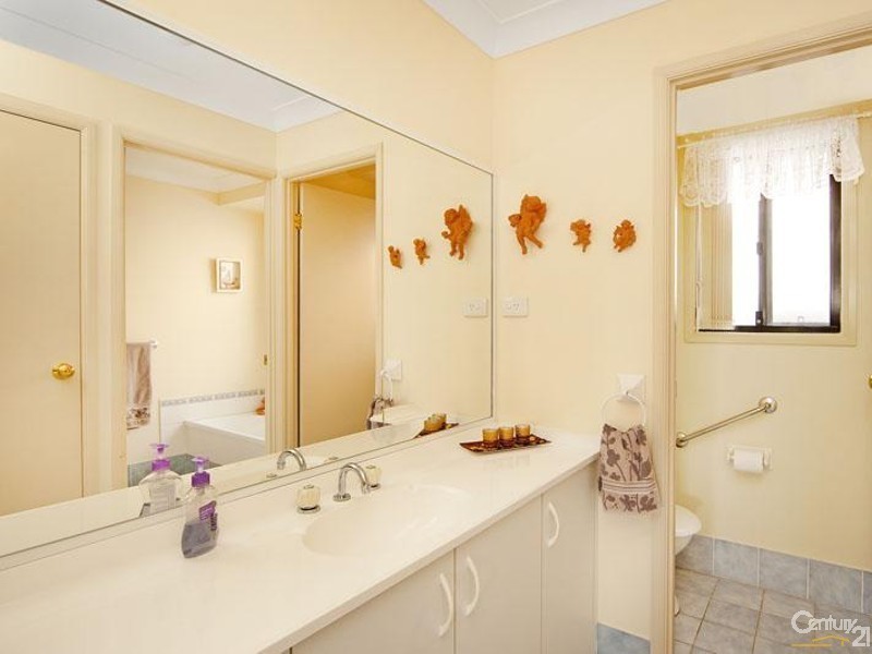 19 Mascord Ave, Wadalba NSW 2259