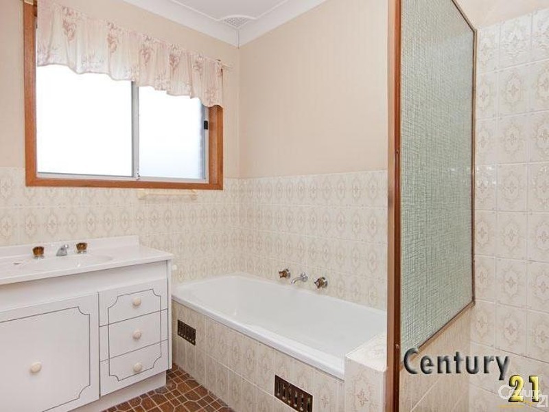 15 Coorabin Street, Gorokan NSW 2263