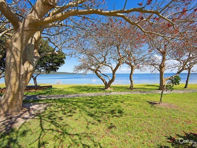 14 Beach Parade, Canton Beach NSW 2263
