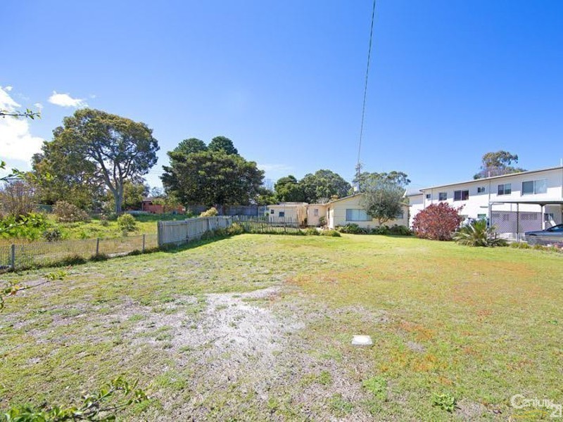 14 Beach Parade, Canton Beach NSW 2263