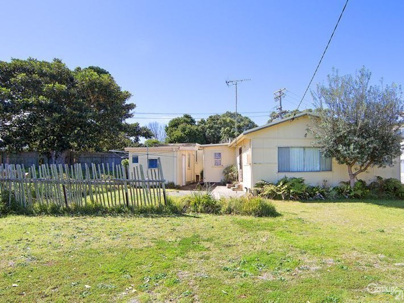 14 Beach Parade, Canton Beach NSW 2263