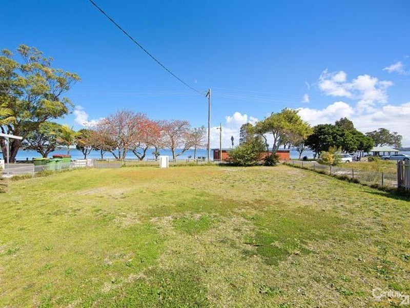 14 Beach Parade, Canton Beach NSW 2263