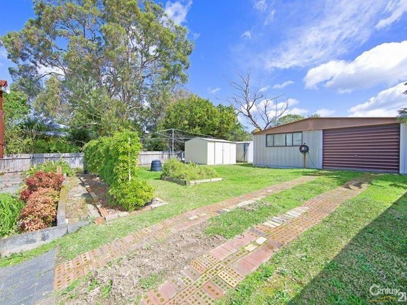 18 Delia Avenue, Budgewoi NSW 2262