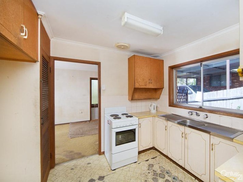 18 Delia Avenue, Budgewoi NSW 2262