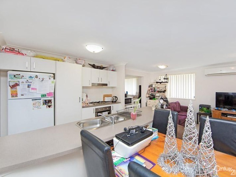 8069 Kuttabul Rd, Wadalba NSW 2259