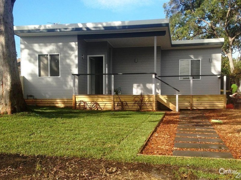 5a Montgomery Road, Canton Beach NSW 2263