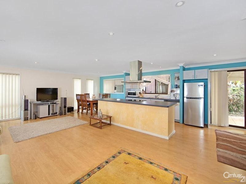 28 Parkside Dr, Charmhaven NSW 2263