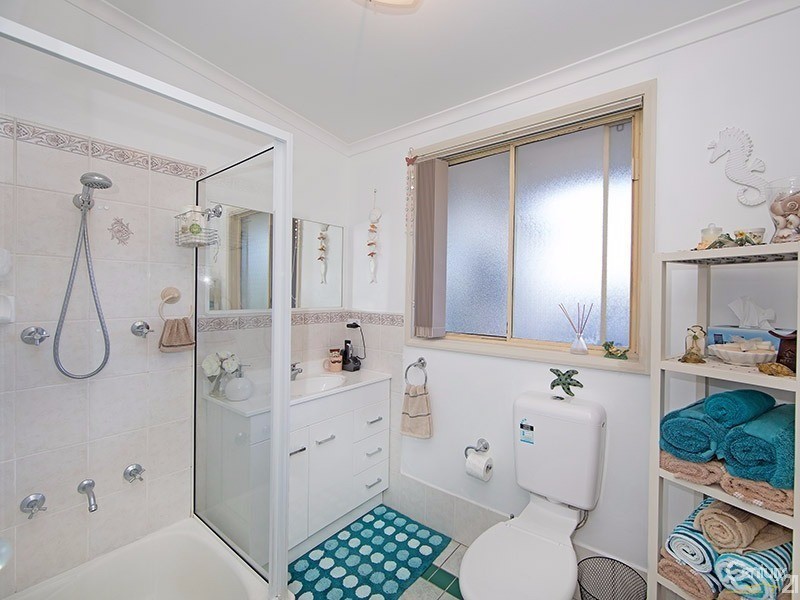 61 Cams Boulavarde, Summerland Point NSW 2259