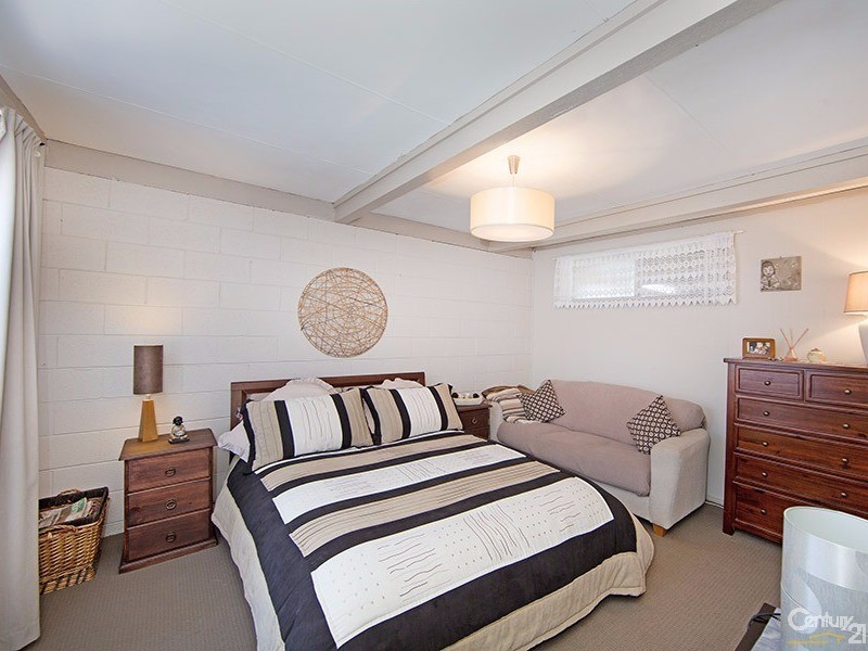 61 Cams Boulavarde, Summerland Point NSW 2259
