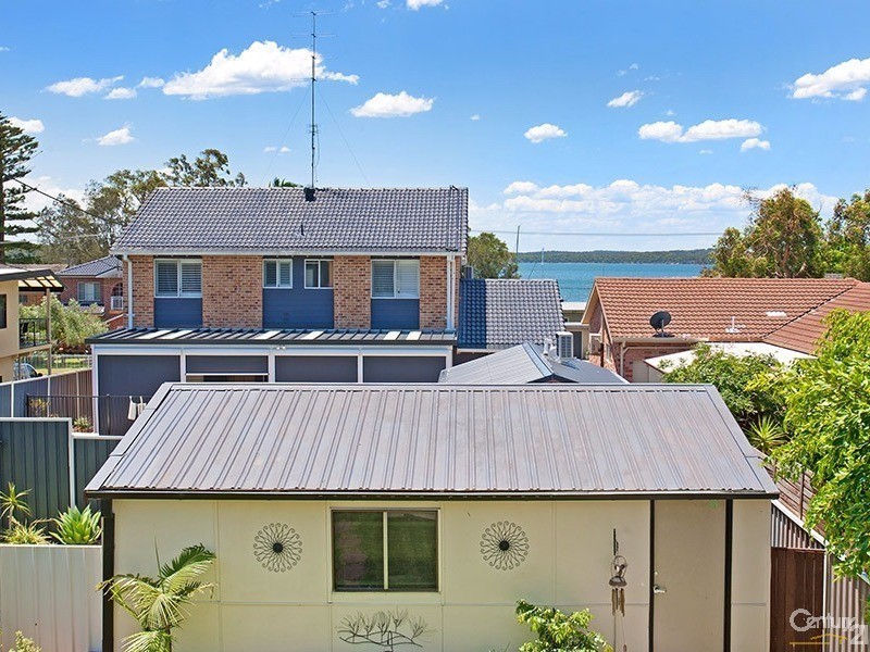 61 Cams Boulavarde, Summerland Point NSW 2259