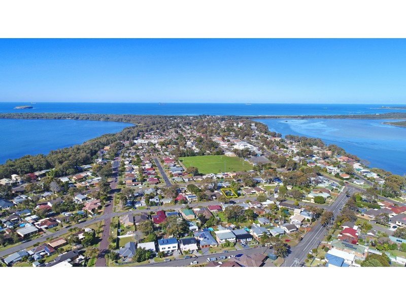 11 Delia Avenue, Budgewoi NSW 2262