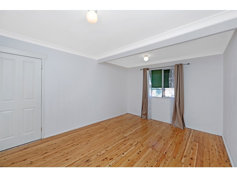11 Delia Avenue, Budgewoi NSW 2262