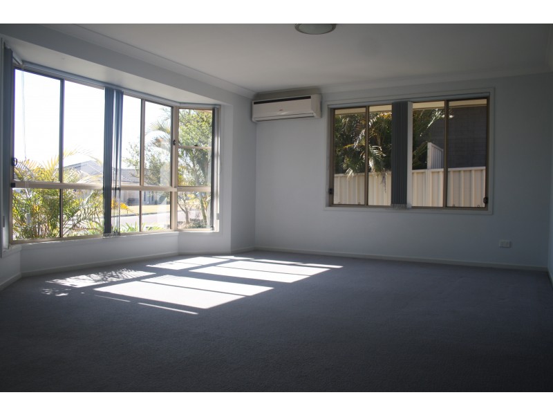 13 Bayberry Avenue, Woongarrah NSW 2259