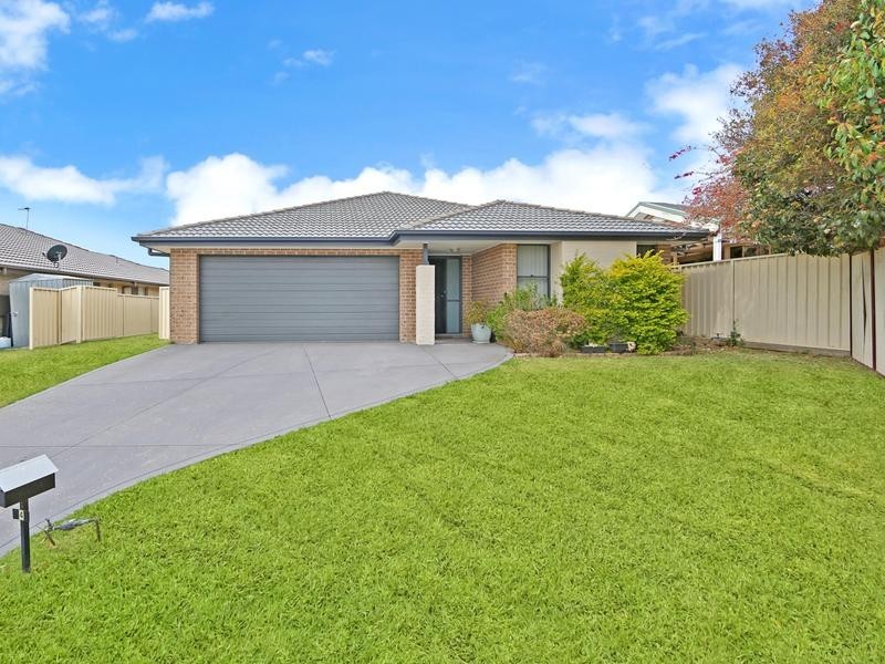 4 Crestleigh Close, Woongarrah NSW 2259