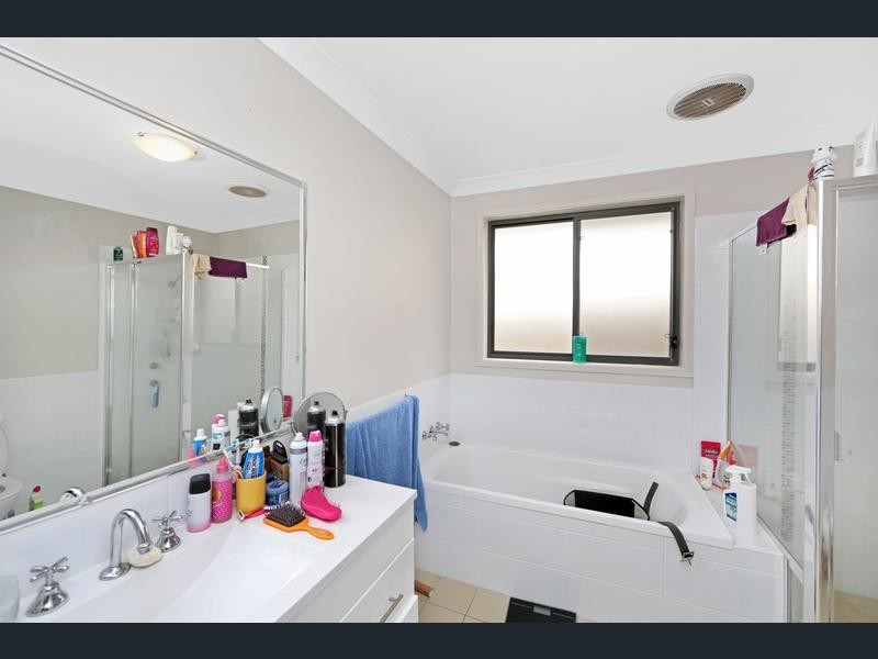 4 Crestleigh Close, Woongarrah NSW 2259