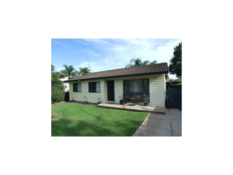 10 Hughes Ave, Kanwal NSW 2259