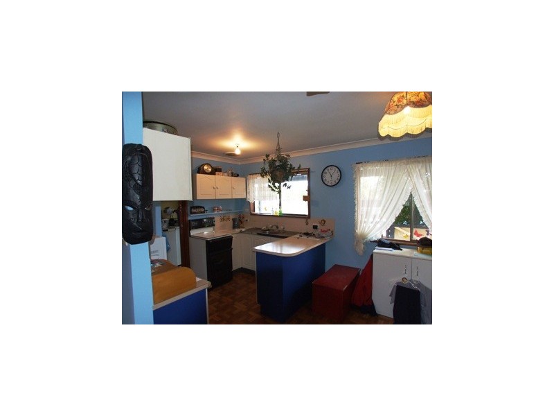 10 Hughes Ave, Kanwal NSW 2259