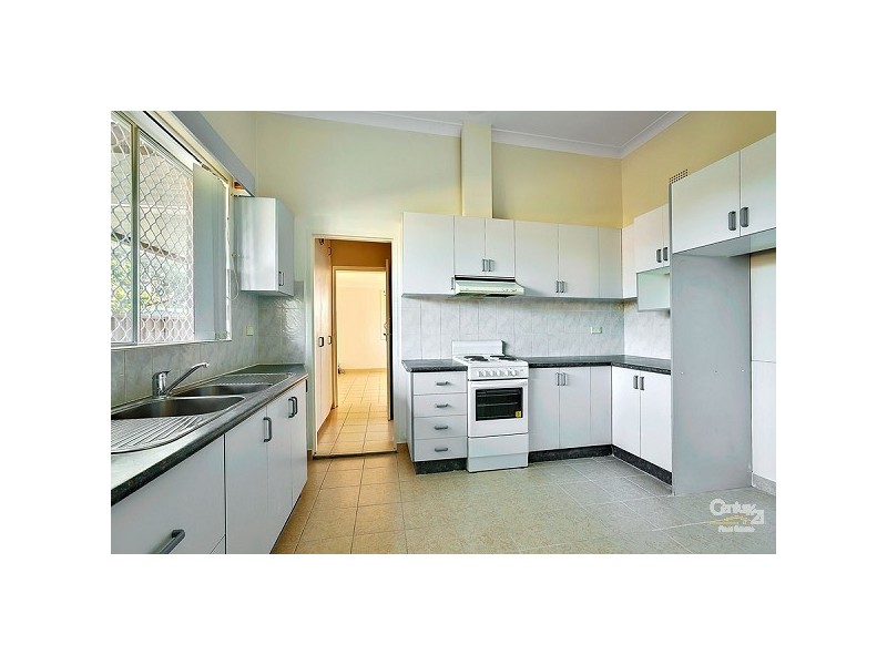 11 Mckenzie st, Campsie NSW 2194