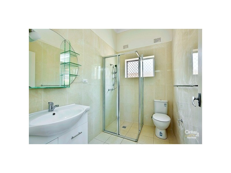 11 Mckenzie st, Campsie NSW 2194