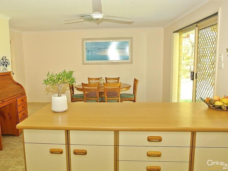 8 Wombourne Rd, Tea Gardens NSW 2324