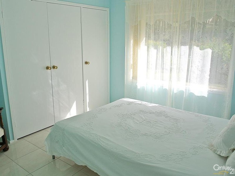 8 Wombourne Rd, Tea Gardens NSW 2324