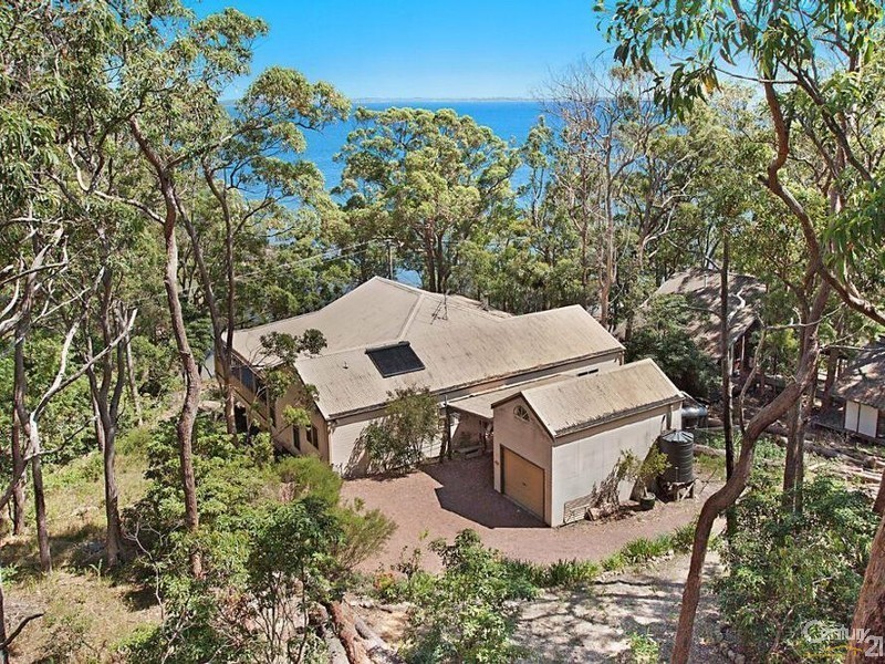 37 The Esplanade, North Arm Cove NSW 2324