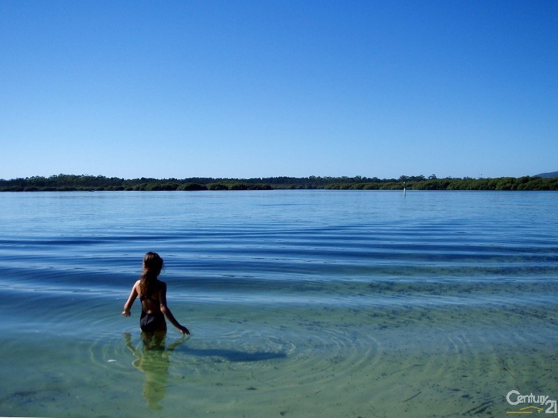 8 Jacob Street, Tea Gardens NSW 2324