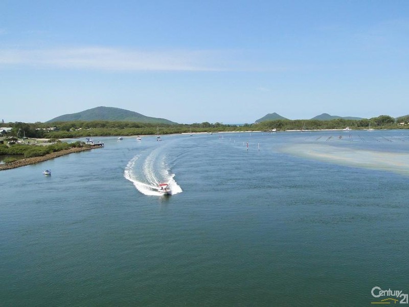 8 Jacob Street, Tea Gardens NSW 2324