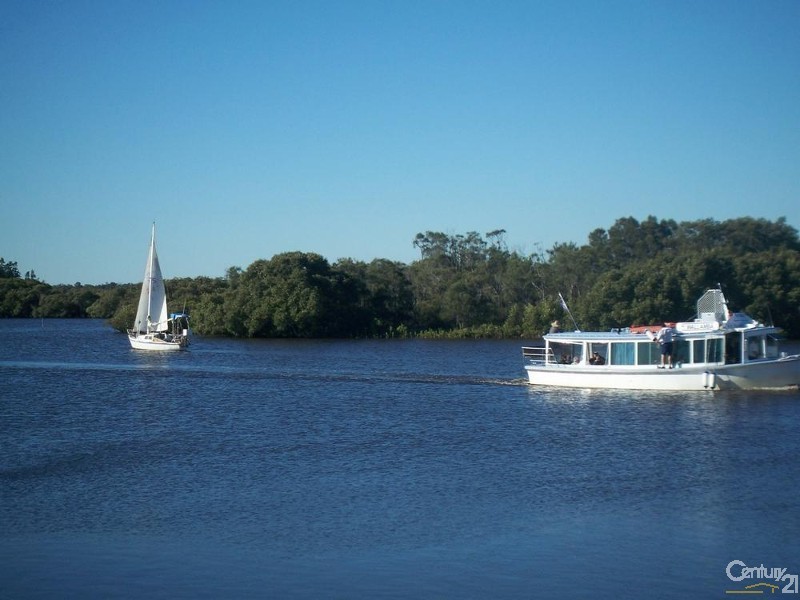 8 Jacob Street, Tea Gardens NSW 2324