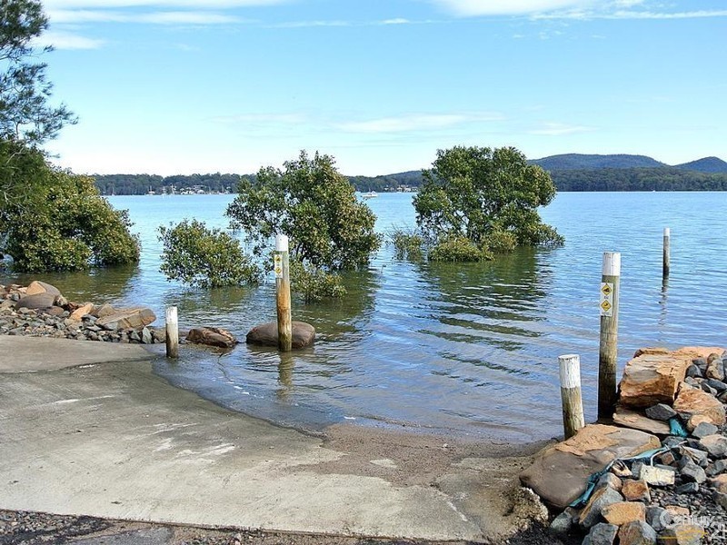 16 Pleasant View Parade, Bundabah NSW 2324