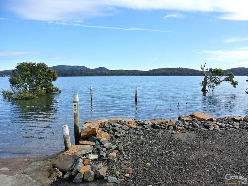 16 Pleasant View Parade, Bundabah NSW 2324