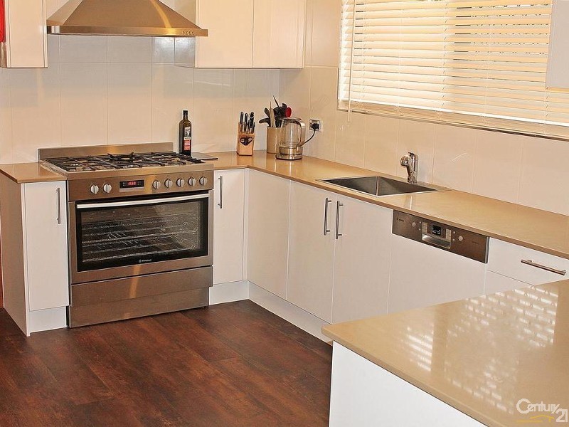 18 Karthena Cres, Hawks Nest NSW 2324