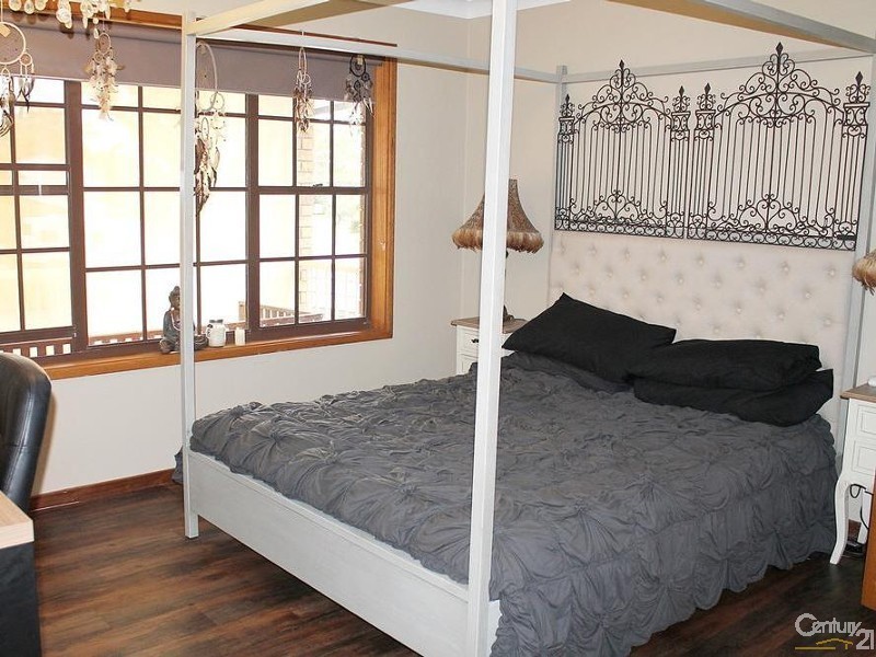 18 Karthena Cres, Hawks Nest NSW 2324