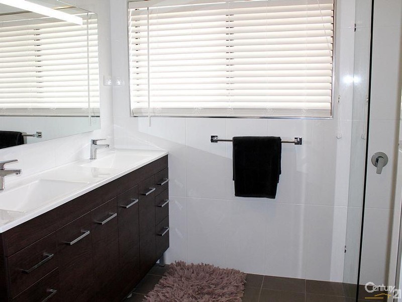 18 Karthena Cres, Hawks Nest NSW 2324