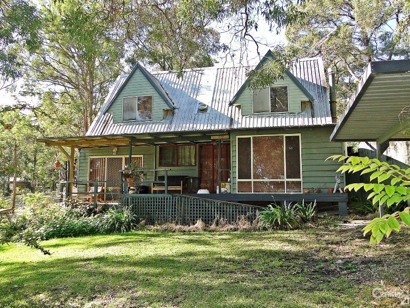 16 Pleasant View Pde, Bundabah NSW 2324