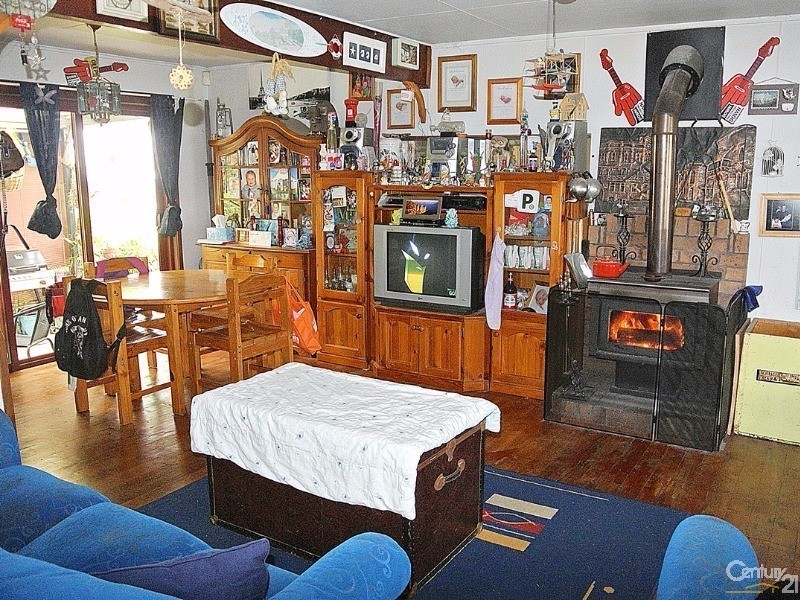 16 Pleasant View Pde, Bundabah NSW 2324