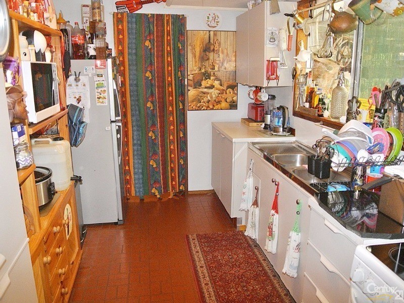 16 Pleasant View Pde, Bundabah NSW 2324