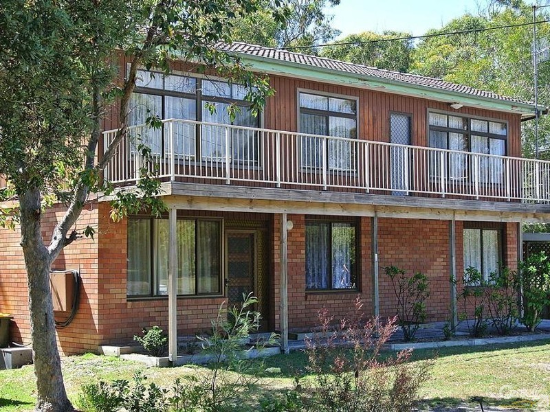 16 Cooloon St, Hawks Nest NSW 2324