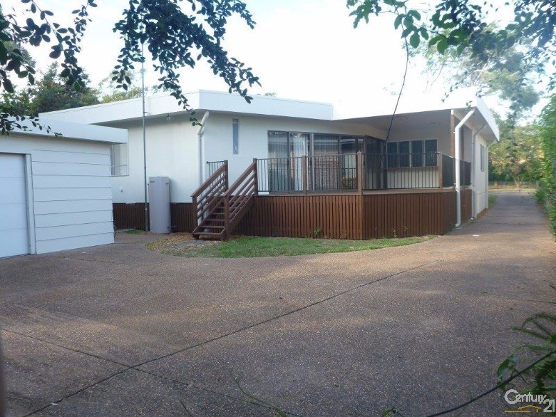 77 Booner St, Hawks Nest NSW 2324
